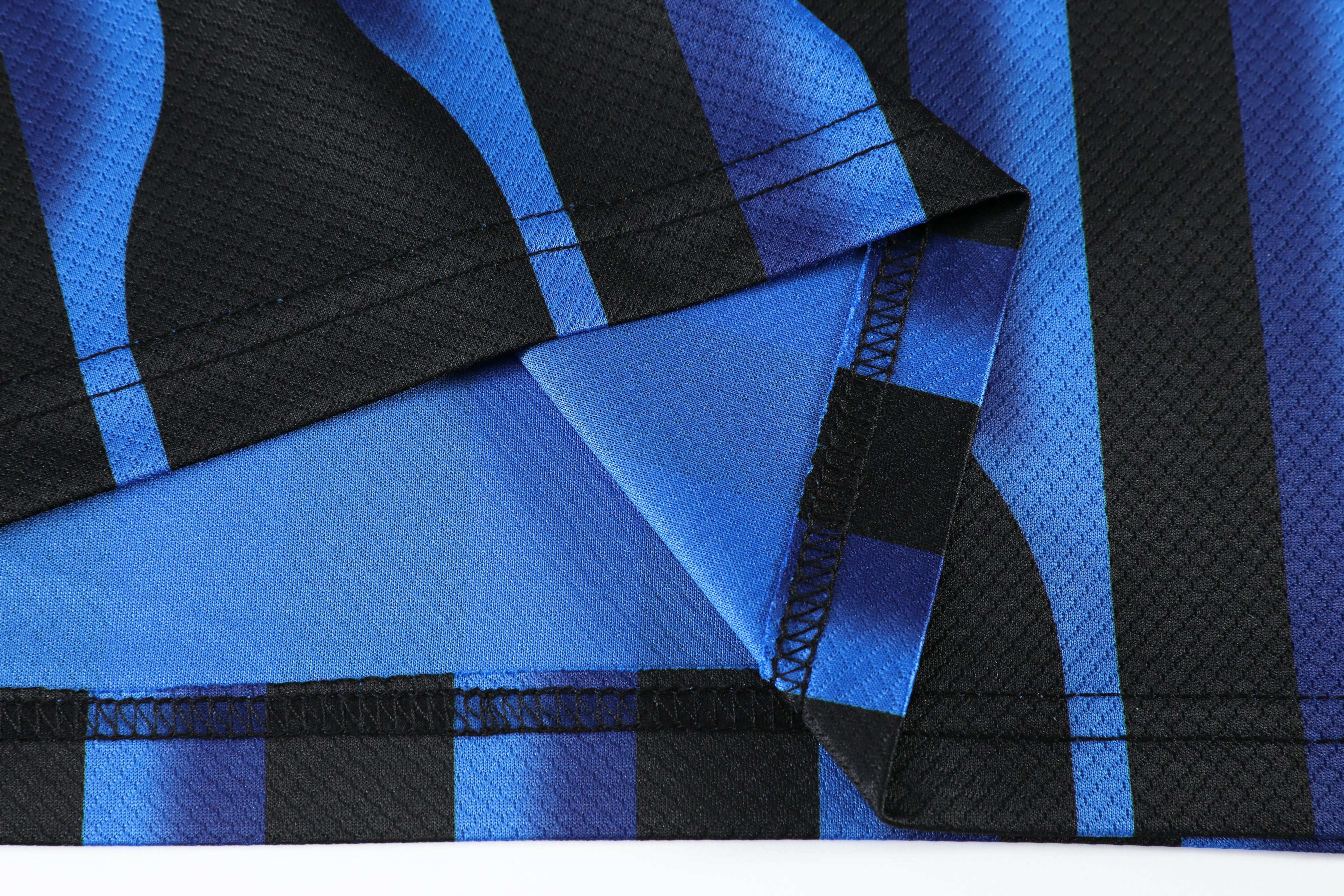 Inter Milan Home 25/26 full set worn by model