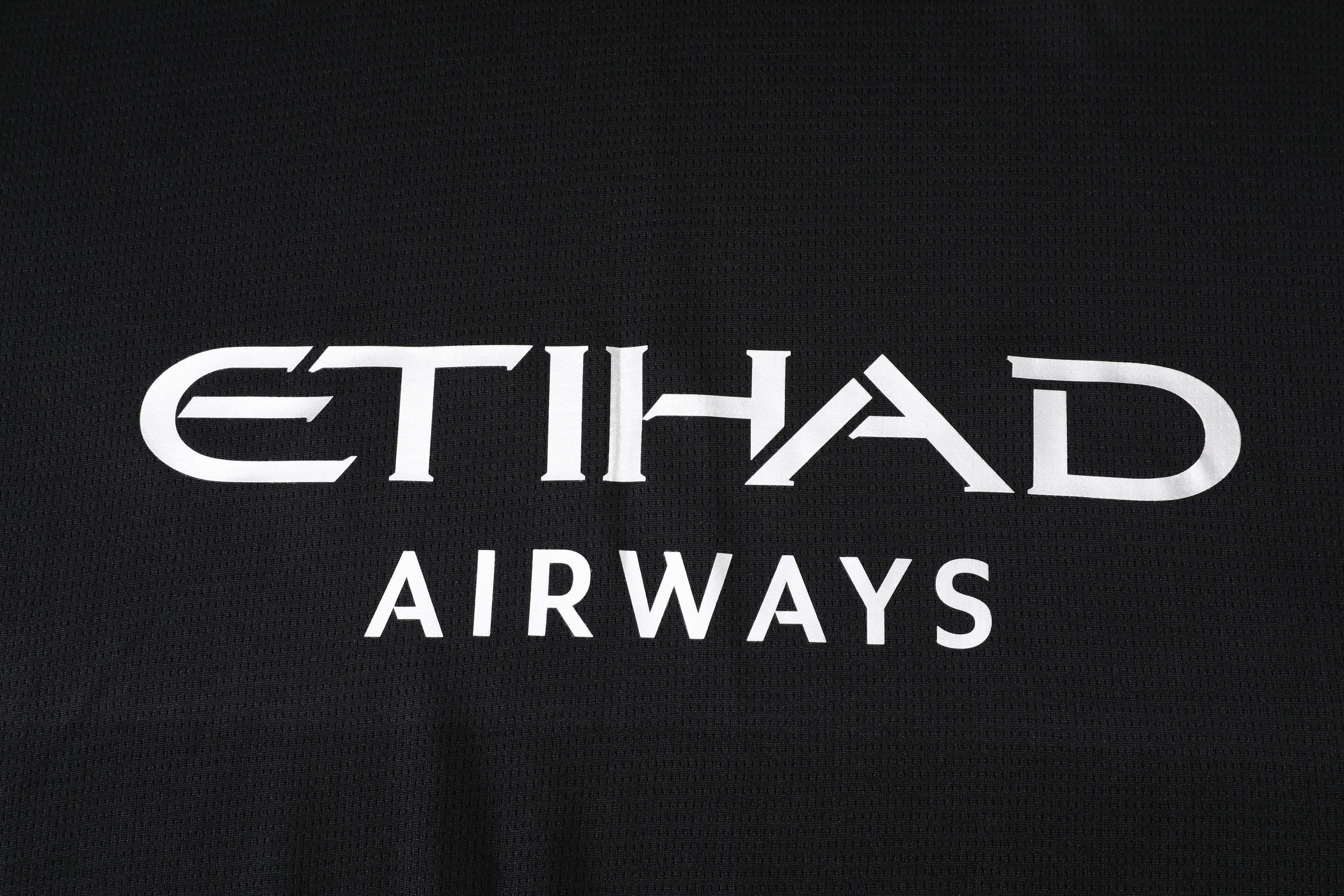 Manchester City Away 25/26 full set worn by model