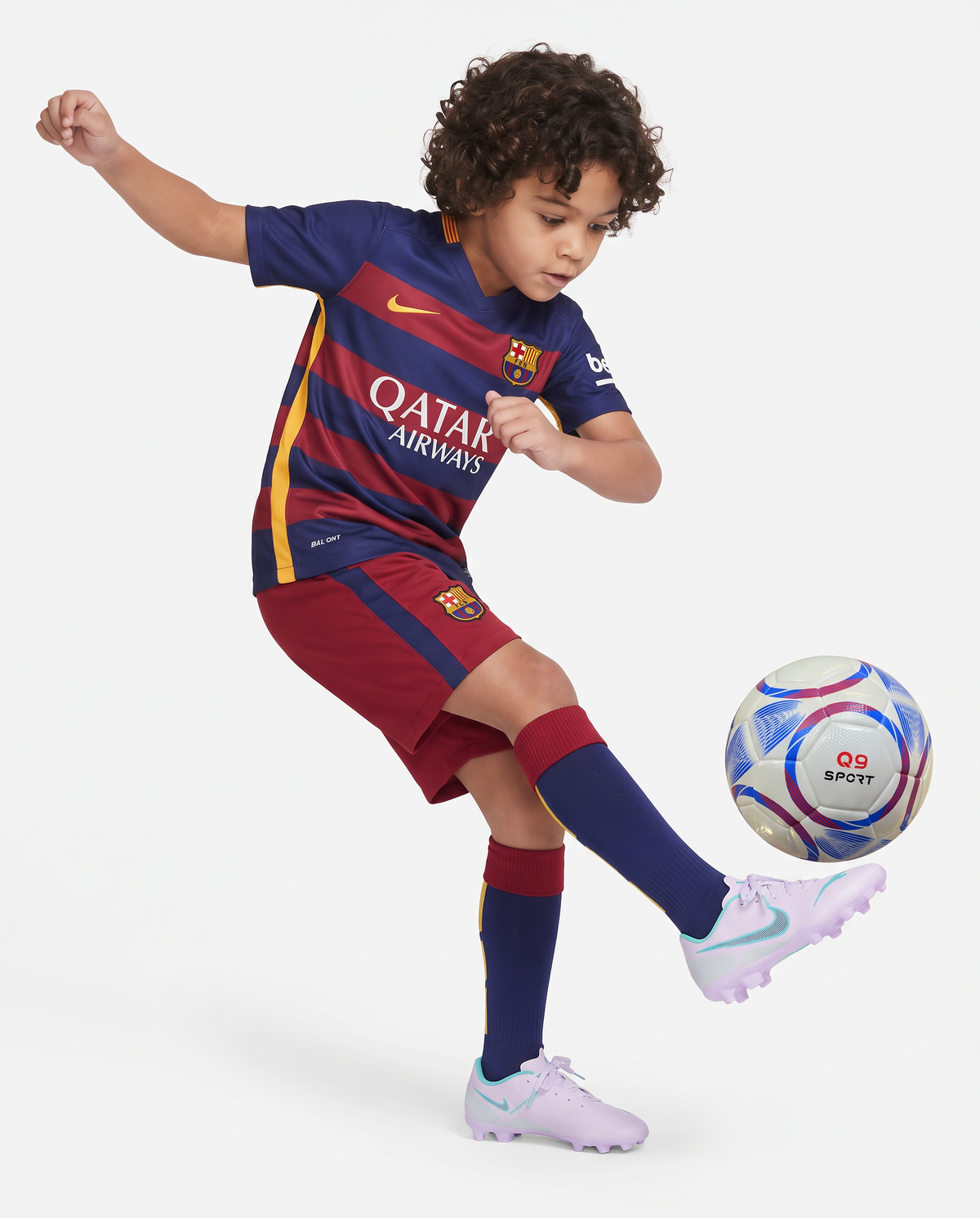 طقم برشلونة الأساسي الكلاسيكي لموسم 15/16 للأطفال