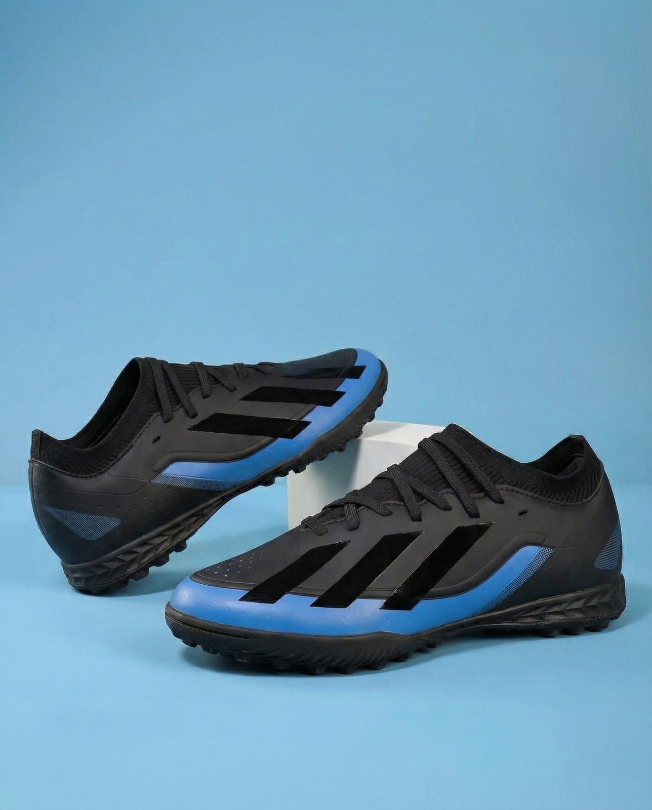 Vortex Pro turf football shoe training style
