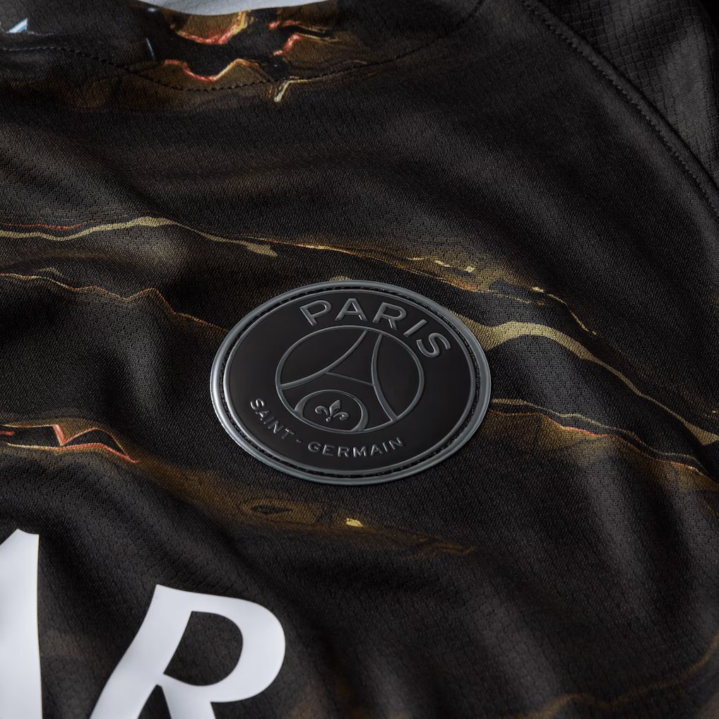 PSG 25/26 jersey with custom name and number printing
