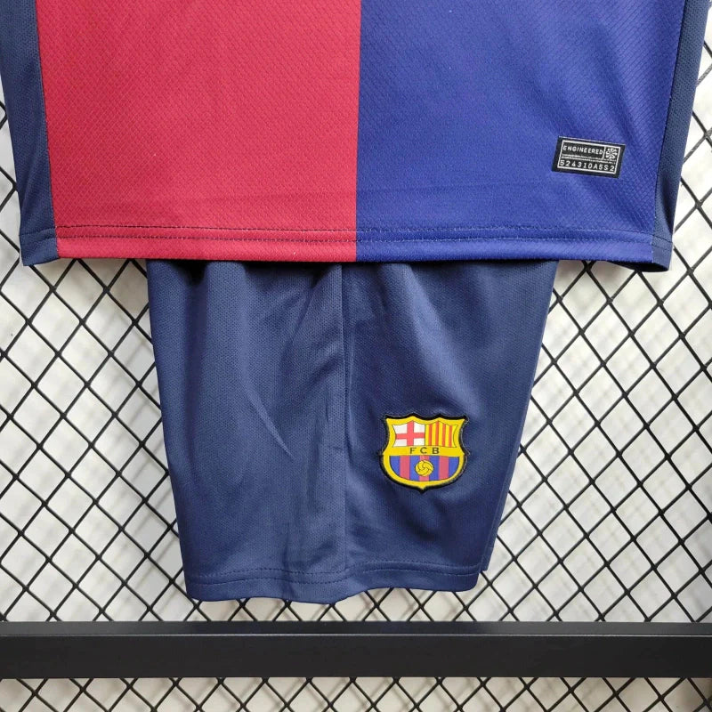 Barcelona Home 24/25 kids kit with socks breathable fabric detail